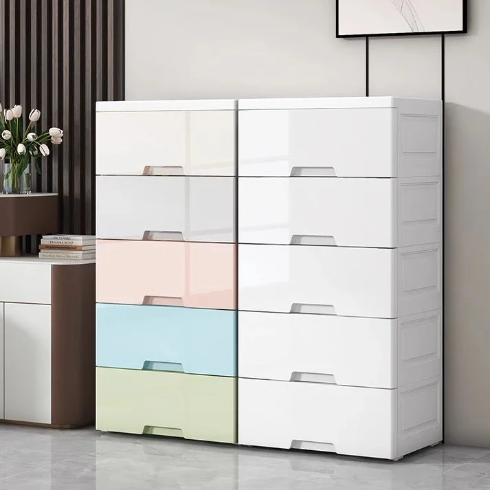 03 Chest of Drawers